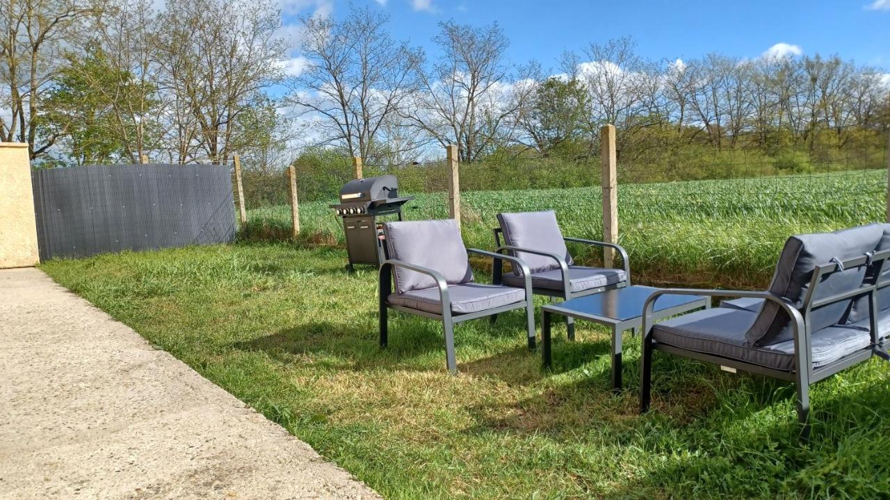 Belle Maison Climatisee Renovee Pac-Man Entre Collegues, Amis, Famille - Barbecue - Netflix - Prime - Baby Foot 50Cts Saint-Seurin-sur-l'Isle Bagian luar foto